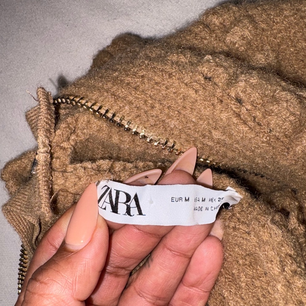 NWOT Cropped knit sweater - Picture 4 of 4